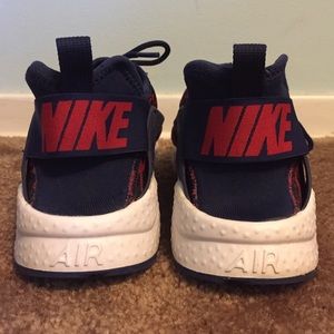 NIKE AIR Huarache Shoes